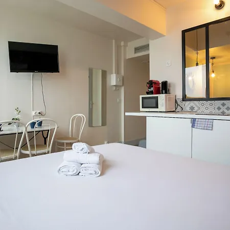 Ws Champs Elysees - Ponthieu * パリ